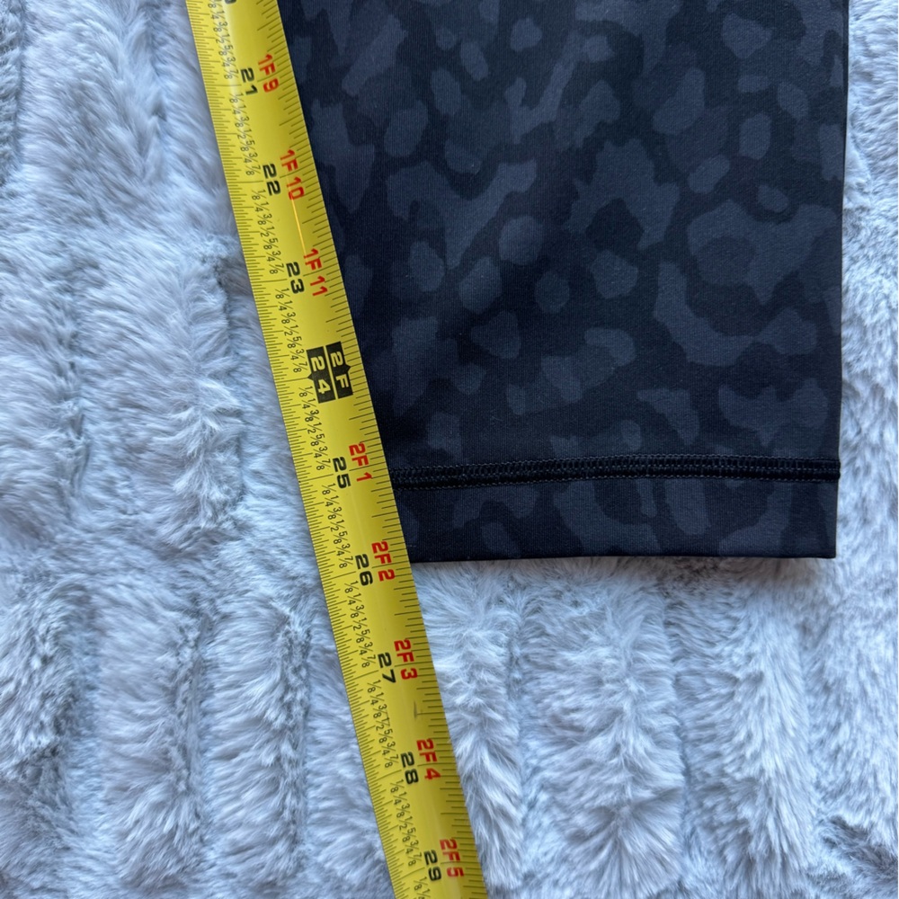 Lululemon Black Leopard Leggings 26” Size 10 - Picture 6 of 6